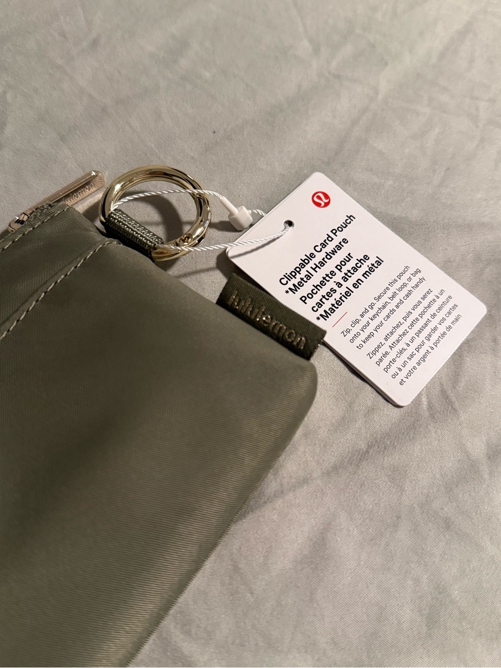 LULULEMON: Clippable Card Pouch - Picture 3 of 4